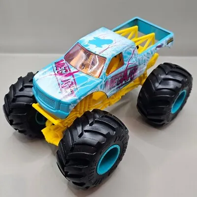 Hot Wheels Oversized Monster Truck Megajolt 1:24 Large • $16.41