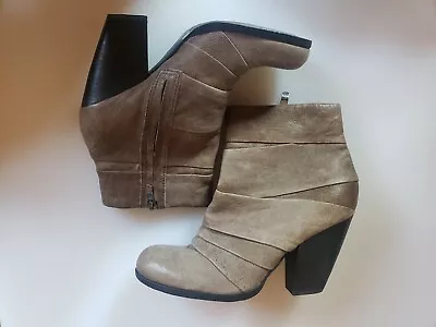 Women's Vince Camuto Belta Leather Ankle Heeled Boots Size 9 Tan Taupe • $49.99