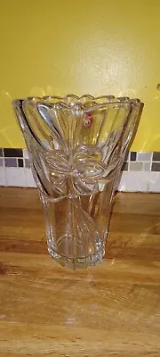 Vintage Crystal Art Glass Vase Flower Design • $30