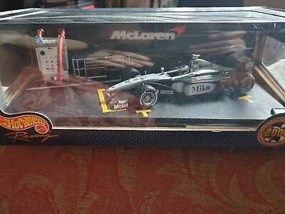 Hot Wheels Mika Hakkinen Maclaren Formula 1 Car In Pits--26698-new In Box-2000 • $43.15