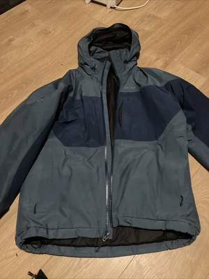 £180 • Buy Mens Arcteryx Fission Jacket Large
