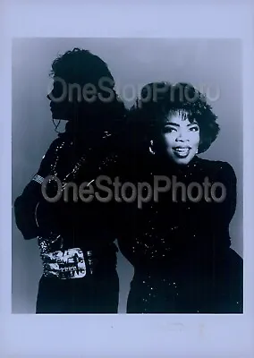 1993 Oprah Winfrey Interviews Michael Jackson Press Photo • $24.99