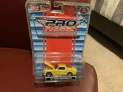 Maisto Pro Rodz 1967 Ford Mustang Gt Open Hood Detailed Engine 1:64 Color Yellow • $11.50