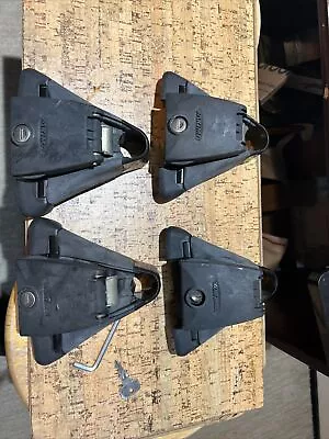 Yakima Q Tower 00124 For Roof Rack Systems - 4 Pack With Locks keytool  NICE • $89