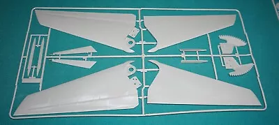 F-14A Tomcat Black Knights Tamiya 1/32 60313 Sprue C Swing Wings. • $19.99