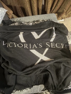 $14 • Buy Victoria's Secret Black Throw Blanket With Heart And Logo 50x60 Light Weight