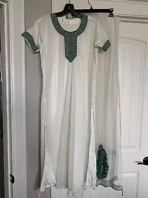 Beautiful Vintage Indian Lined Dress And Long Sash Adorned In Green Appliqués • $95