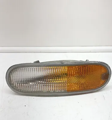 98-05 VW Used Beetle Front Turn Signal Lens Driver Side Left OEM 1C0953041C • $21.25