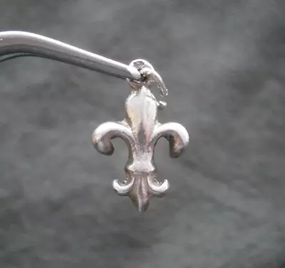 Fleur De Lis Lily Iris France Vintage Solid Sterling Silver Charm Pendant 1.8g • $14.50