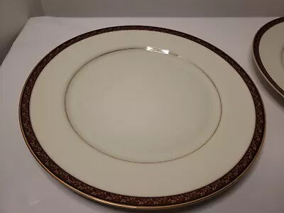 Mikasa ARAMIS Grand Ivory L5513 Dinner Plates (2) • $35