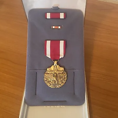 Vietnam Era:  Meritorious Service Medal Full Set In Presentation Case • $15.25