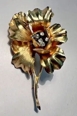 Vintage 3D Brushed Gold Tone Flower Brooch Stem Rhinestones Center Pin 3.5  • $15.99