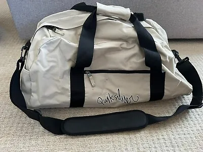 Quicksilver Large Zip Fastening Bag Travel Gym Holdall Cream & Black Handle • £39.99