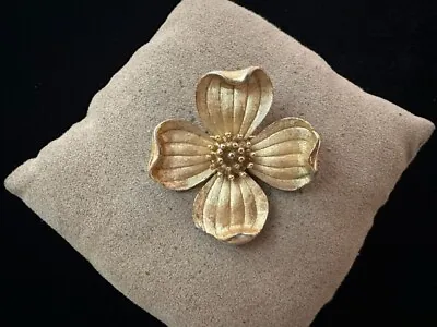 Vintage Crown Trifari Brushed Gold Tone Dogwood Flower Brooch Pin • $19.99