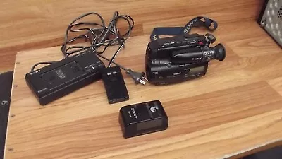Sony Handycam Video 8 CCD-TR305E Camcorder • $50