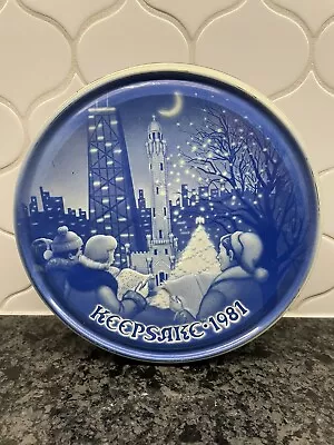 $1.99 • Buy Vintage 1981 Keepsake White & Blue Fruit Cake Metal Tin, 24 Oz, 7  Round