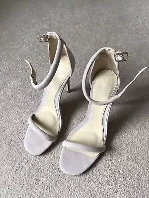 Missguided Beige Shoes Size 5 Brand New • £18