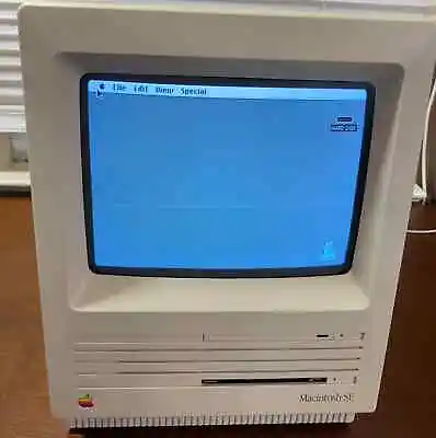 APPLE MACINTOSH SE 4MB 800K 20SC M5011 Original Vintage Mac Computer Working • $588