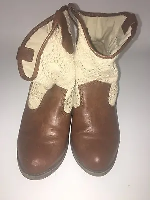  Mudd Women's Brown Leather/Cream Crochet Slouch Pull On Ankle Booties Sz 6.5M • $15.99