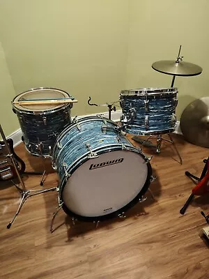 Late 60's Early 70's Vintage Ludwig 3-piece Drum Kit • $1000