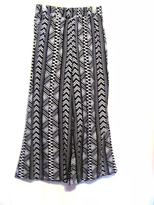 DIZZIRE Juniors Size L Black & White Aztec Print Wide Leg Pants • $2.99