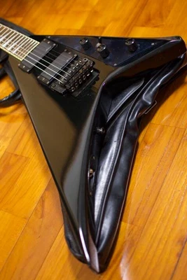 $1099.99 • Buy Jackson Stars Randy-V Guitar Black EMG Pickups