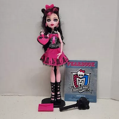 Monster High Picture Day Draculaura With Accessories • $59.99