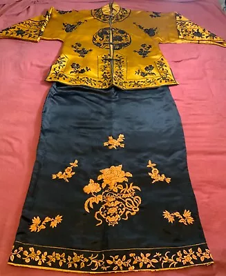 VINTAGE MID/END 20th C CHINESE EMBROIDERED WOMEN SILK JACKET & SKIRT EMBROIDERY! • $175