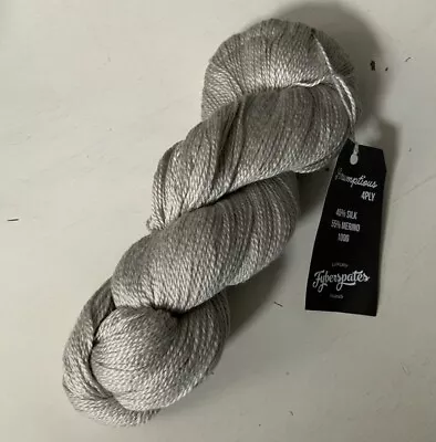 Fyberspates Scrumptious 4ply Yarn 100g 45% Silk 55% Wool Grey Col. Glisten 318 • £17.50