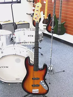 2006 Fender Squier Vintage Modified Fretless Jazz Bass! Sunburst Finish! RARE!!! • $499