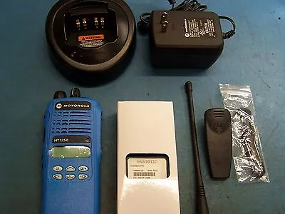 Motorola HT1250 UHF 450-512MHz 128 Channel AAH25SDF9AA5AN EMS Blue Mint TESTED  • $275