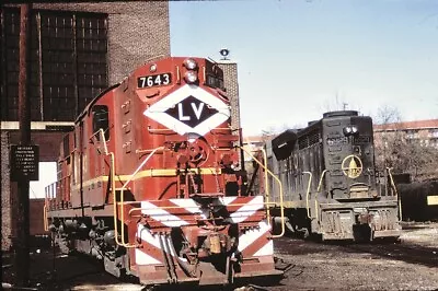 $4.99 • Buy Lehigh Valley (LV) - RS11 - #7643 - Original 35mm Slide