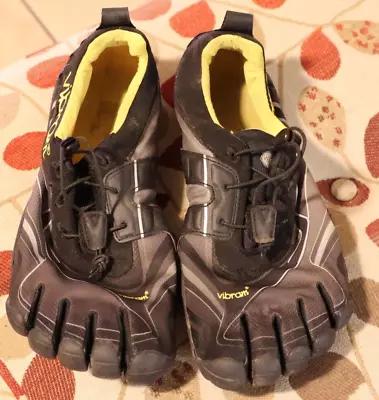 Vibram FiveFingers Men's Size EU 44 Hiking Trail Shoes Black • $35