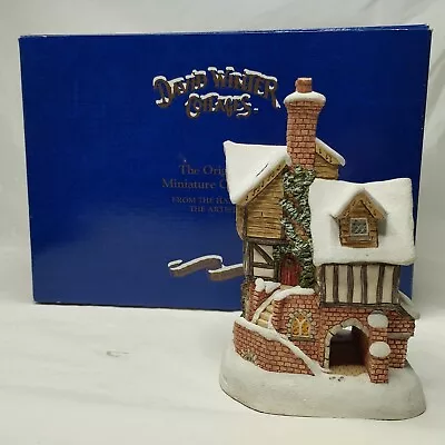 David Winter Cottages  Ye Merry Gentlemen's Lodgings  Boxed Limited Ed 5465/5750 • £38.95