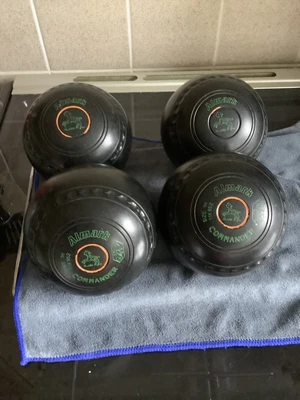 £45 • Buy Almark Commander Size 1H Lawn Bowls Set Of 3 (4)