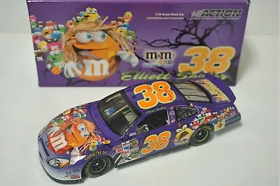 1/24 Elliott Sadler #38 M&M's Minis / Halloween 2005 Taurus NASCAR Diecast Car • $22.99