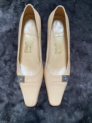 Ferragamo Shoes  Women Vintage Silver Logo Fawn Leather Small Heel 8.5B • $50