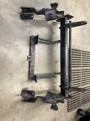 $300 • Buy Snowdog VXF95 V Plow Frame Mount