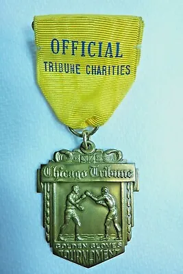 CHICAGO TRIBUNE GOLDEN GLOVES TOURNAMENT OFFICIAL Old Boxing Sports Medallion • $195