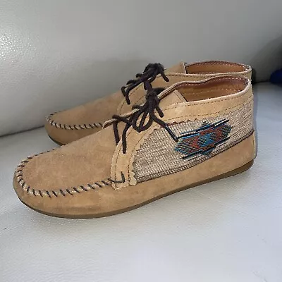 Minnetonka El Paso Suede Ankle Moccasin Lace Up Size 8 • $25