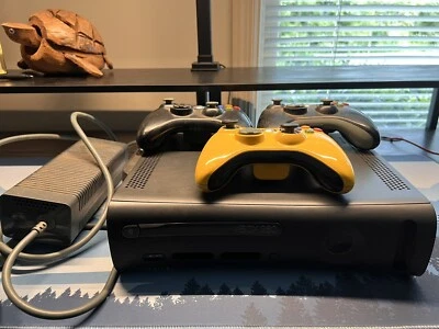 $75 • Buy Microsoft Xbox 360 Elite 120GB Console W/ Kinect, 3 Controllers And Intercooler