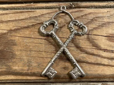 Antique Vintage Religious Masonic Pendant Silver Or Plated Crossed Keys 19g Unma • $175