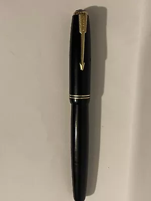 Vintage Parker Vacumatic Fountain Pen Junior Black With Gold Trim • $80