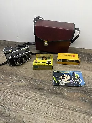 Kodak 414 Instamatic Camera  Film Flash Cubes Flash Bulbs And Camera Case • $19.99