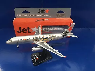 JETSTAR AIRWAYS AIRBUS A320-200  Titans Livery  AIRCRAFT MODEL - Scale 1:200 • $42