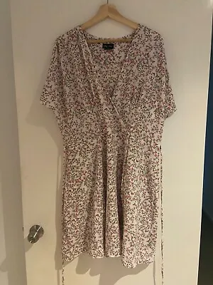 $10 • Buy Plus Size City Chic Cute Ditsy Floral Print Dress Size 16