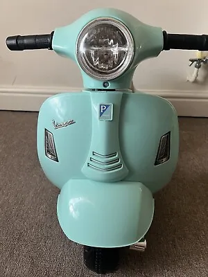 £45 • Buy Vespa .. Mini Ride On Vespa 6v Kids Scooter With Charger (smyths) 18-36months