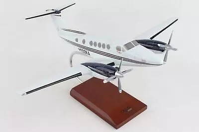 $216.95 • Buy H3332 Executive Desktop B200 Super King Air House Colors 1:32 Model Airplane