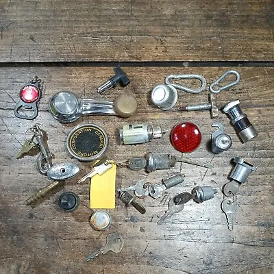 Vintage Lot Keys Automobile Car Locks Junk Drawer Door Handle Reflector GMC • $39.99