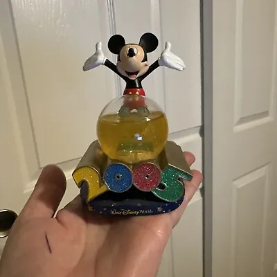 WALT DISNEY WORLD 2005 Snowglobe With Mickey Mouse • $6